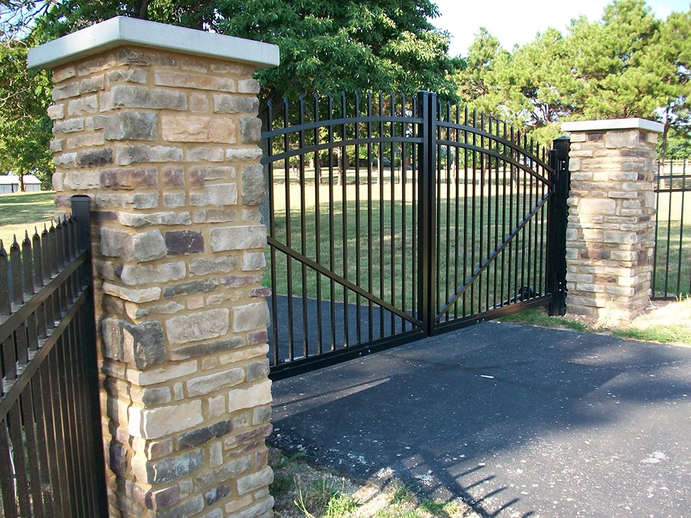 arch top entry gate