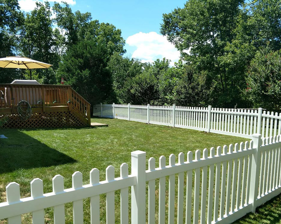 dog ear vinyl fence